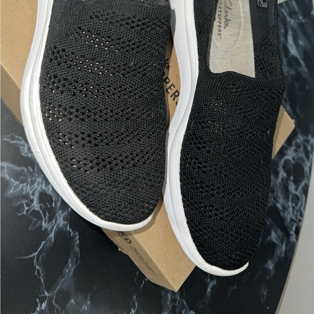 Clarks Cloudsteppers Comfy Shoes Perforated Knit Slip-Ons Ezera Path Black Sz 9 - Picture 5 of 13